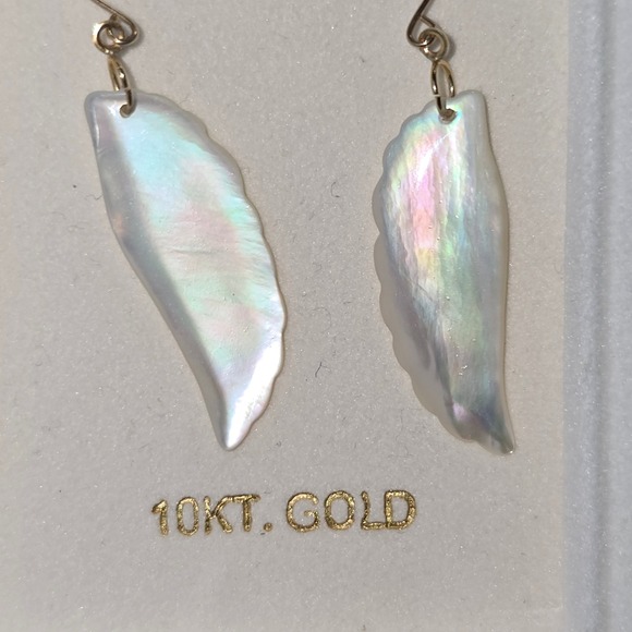 NIB VTG 10k Gold & Hand Carved Mother Of Pearl Shell Angel Wing Drop Earrings - Picture 3 of 8